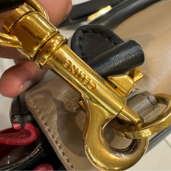 Authentic Celine trapeze shoulder bag with long removable strap - Picture 12 of 15